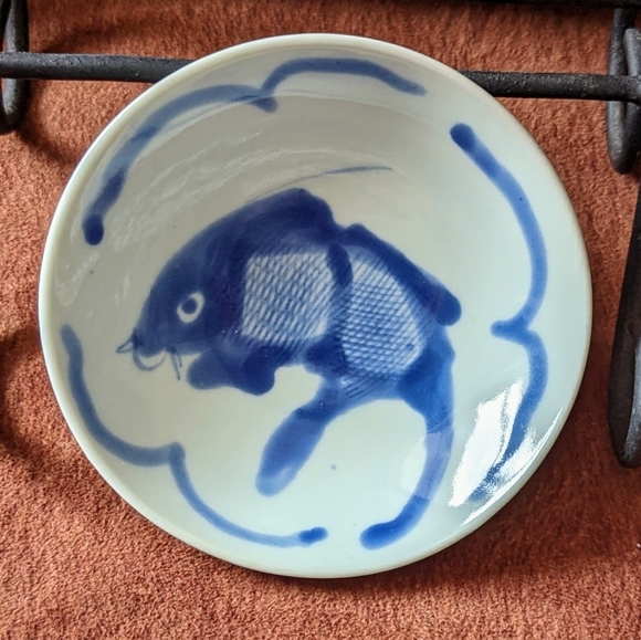 Vintage Collectible Bundle of White/Blue Dishes - Picture 5 of 16